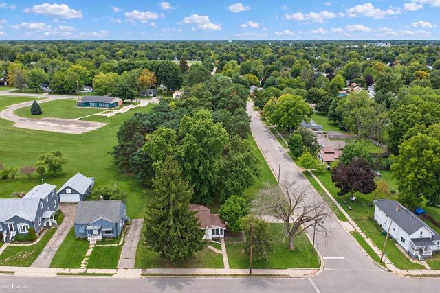 1126 S Shiawassee Street, Owosso, MI 48867