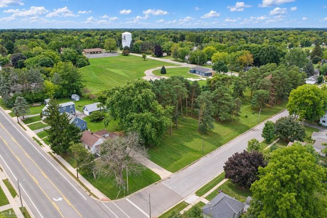 1126 S Shiawassee Street, Owosso, MI 48867