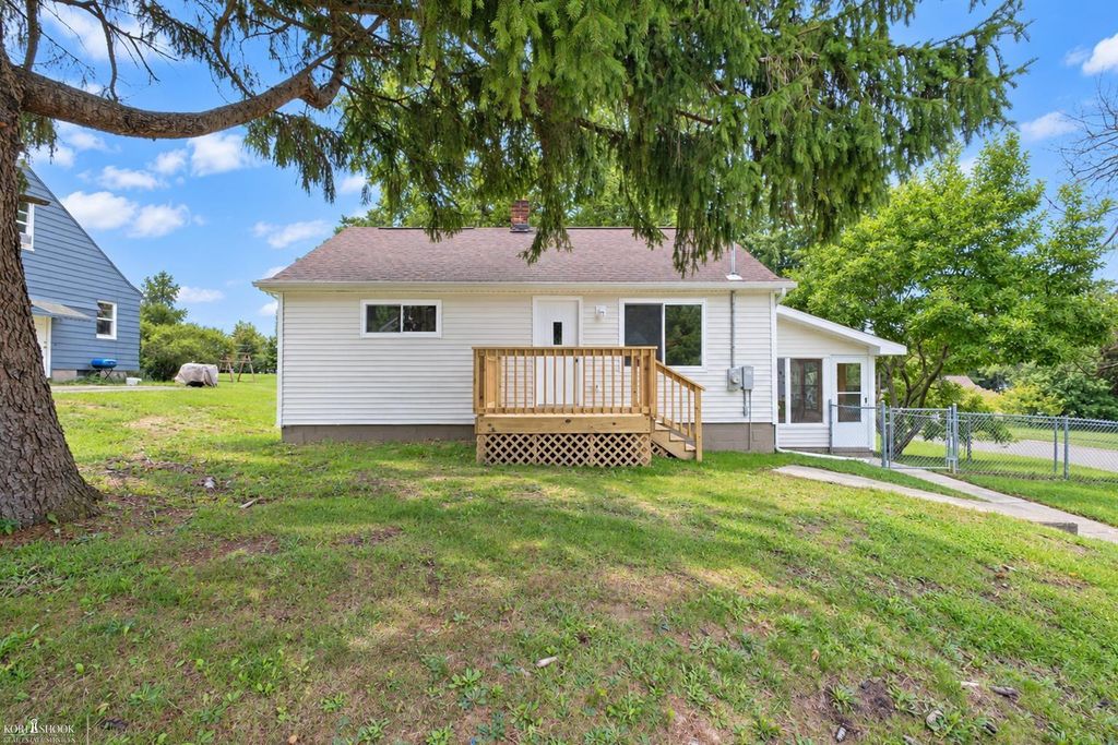 1126 S Shiawassee Street, Owosso, MI 48867