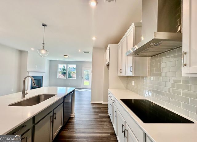 4446 Buttonwood Lane, Lilburn, GA 30047