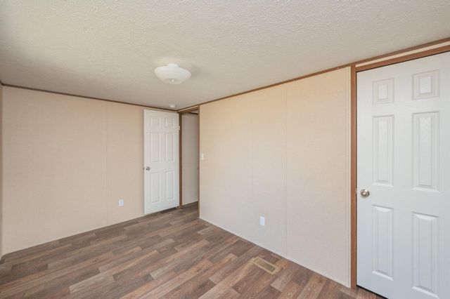 402 W ROYAL PALM AVE, Defuniak Springs, FL 32433