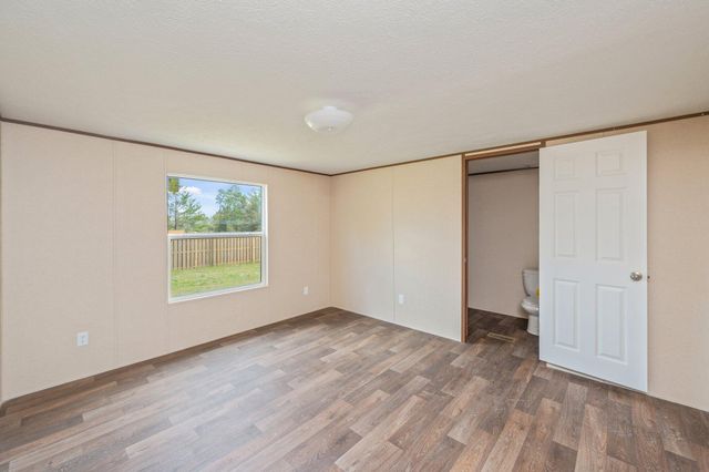 402 W ROYAL PALM AVE, Defuniak Springs, FL 32433