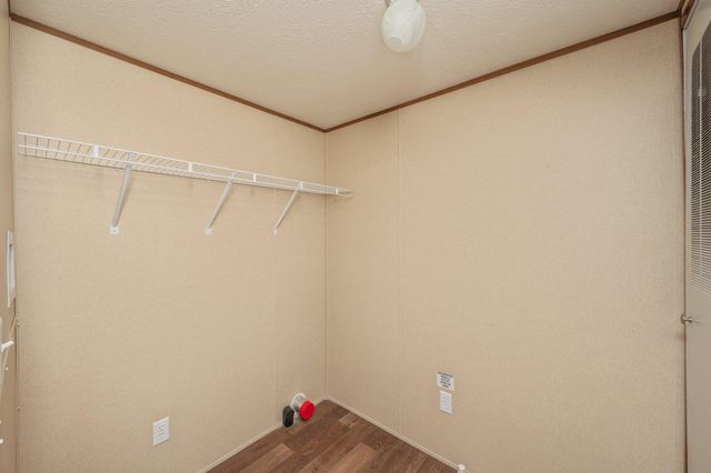 402 W ROYAL PALM AVE, Defuniak Springs, FL 32433