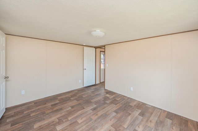 402 W ROYAL PALM AVE, Defuniak Springs, FL 32433