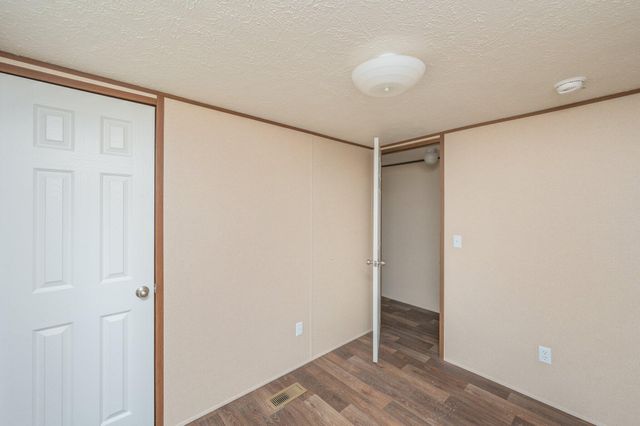 402 W ROYAL PALM AVE, Defuniak Springs, FL 32433