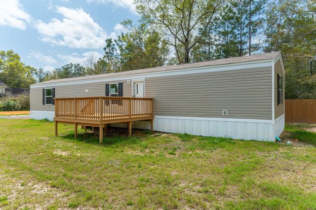 402 W ROYAL PALM AVE, Defuniak Springs, FL 32433