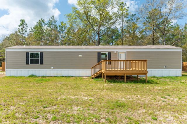 402 W ROYAL PALM AVE, Defuniak Springs, FL 32433