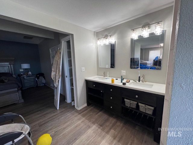 11700 W Chinden Ridge Dr, Boise, ID 83714