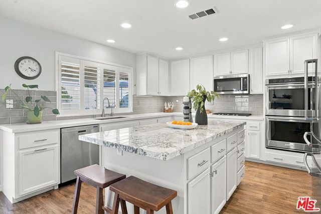 21155 Lone Star Way, Santa Clarita, CA 91390