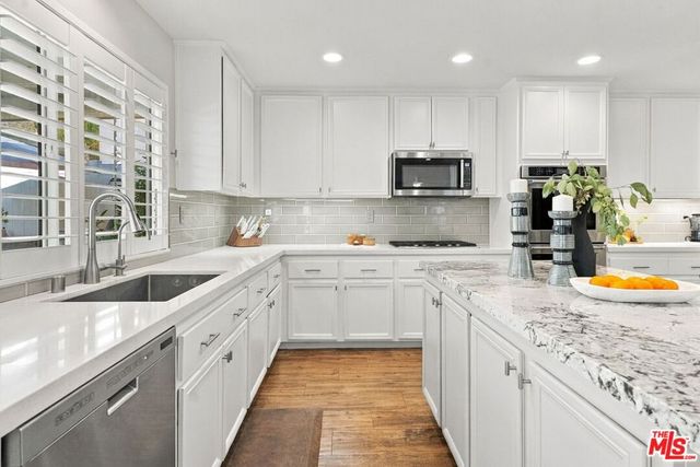 21155 Lone Star Way, Santa Clarita, CA 91390