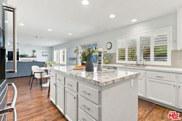 21155 Lone Star Way, Santa Clarita, CA 91390