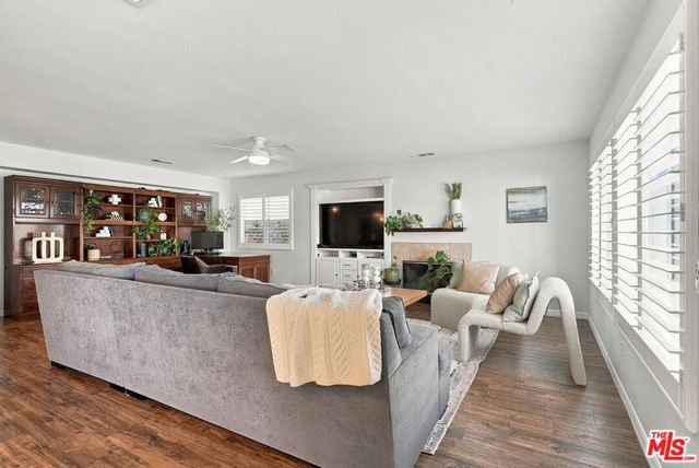21155 Lone Star Way, Santa Clarita, CA 91390