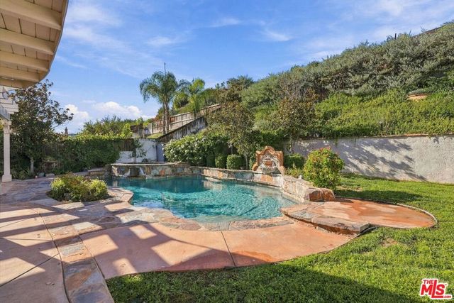 21155 Lone Star Way, Santa Clarita, CA 91390