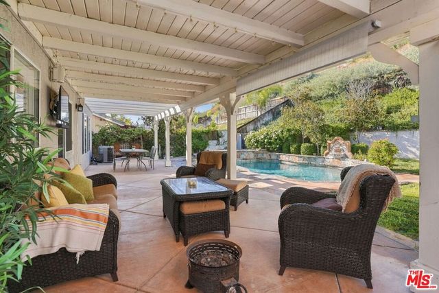 21155 Lone Star Way, Santa Clarita, CA 91390