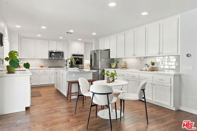 21155 Lone Star Way, Santa Clarita, CA 91390