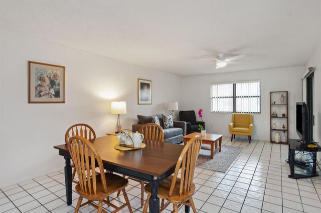 214 Thorn Apple Court, Royal Palm Beach, FL 33411