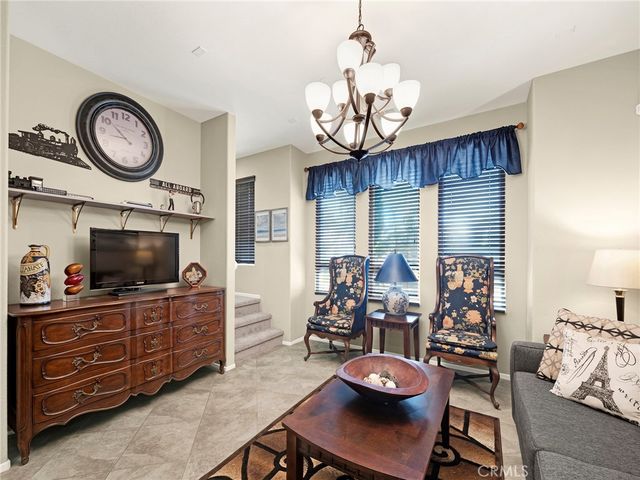 14665 Sherman Way, Van Nuys, CA 91405