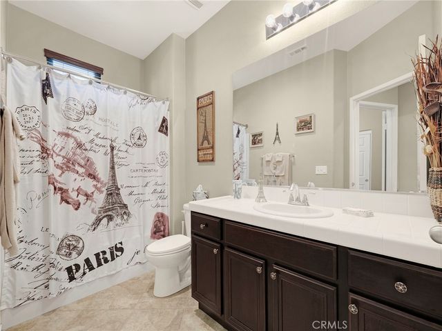 14665 Sherman Way, Van Nuys, CA 91405