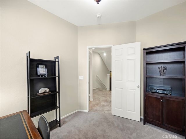 14665 Sherman Way, Van Nuys, CA 91405