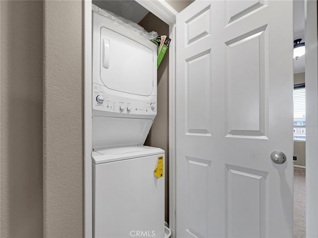 14665 Sherman Way, Van Nuys, CA 91405