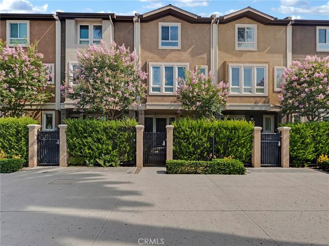 14665 Sherman Way, Van Nuys, CA 91405