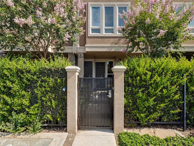 14665 Sherman Way, Van Nuys, CA 91405