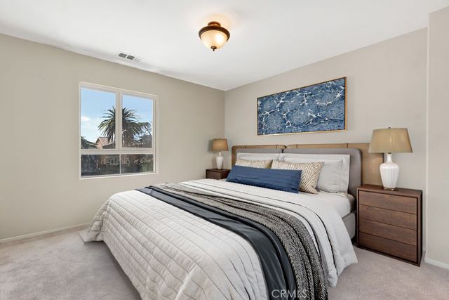 14665 Sherman Way, Van Nuys, CA 91405