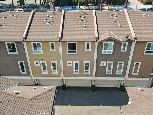 14665 Sherman Way, Van Nuys, CA 91405