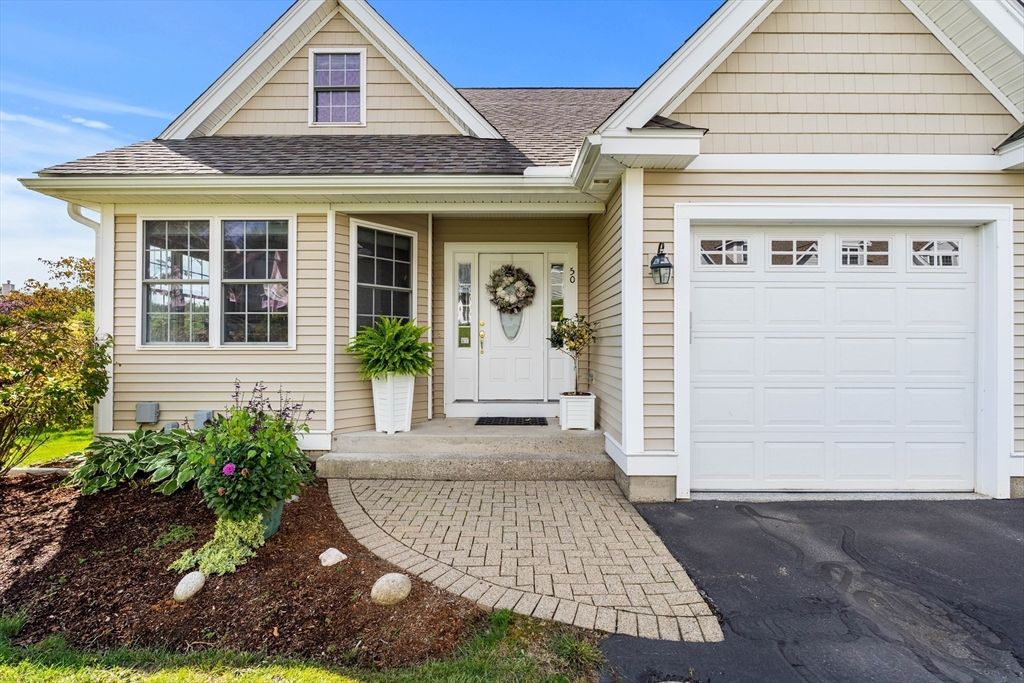 50 Carrington Ln 50, Uxbridge, MA 01569