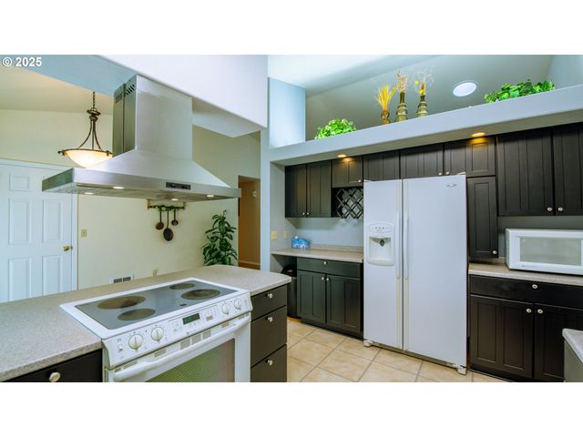 693 FILLMORE St, Coos Bay, OR 97420