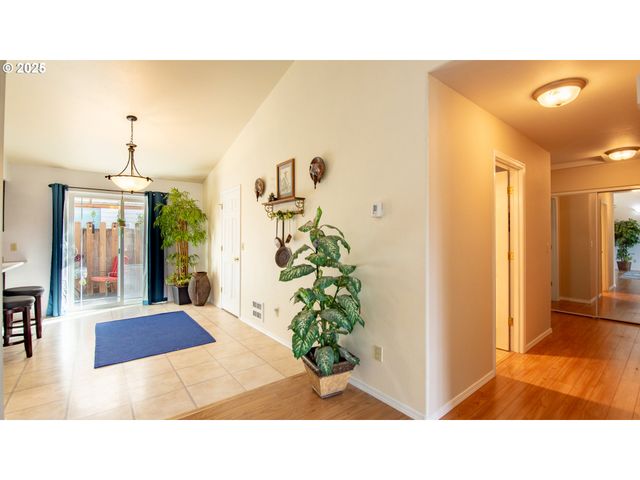 693 FILLMORE St, Coos Bay, OR 97420