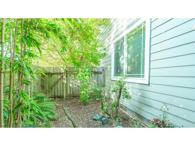 693 FILLMORE St, Coos Bay, OR 97420