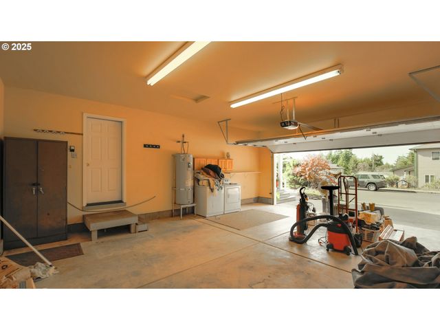 693 FILLMORE St, Coos Bay, OR 97420