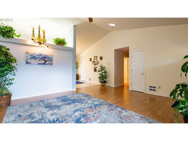 693 FILLMORE St, Coos Bay, OR 97420