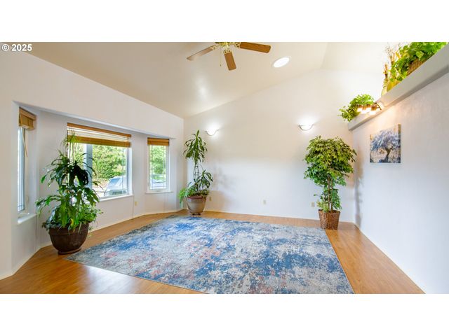 693 FILLMORE St, Coos Bay, OR 97420