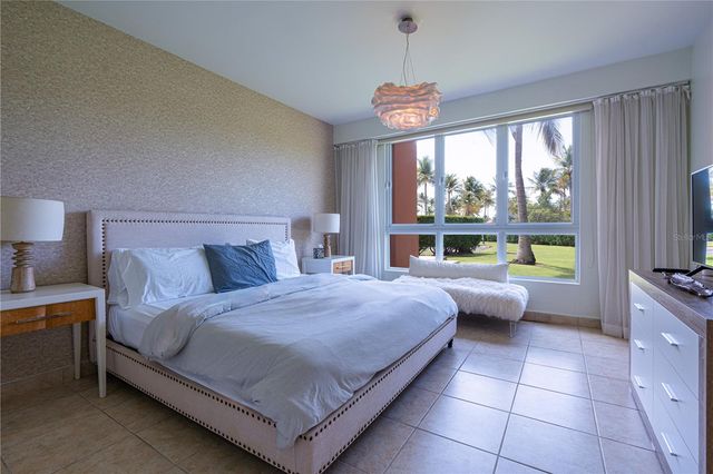 100 OCEAN DRIVE 114, Humacao, PR 00791