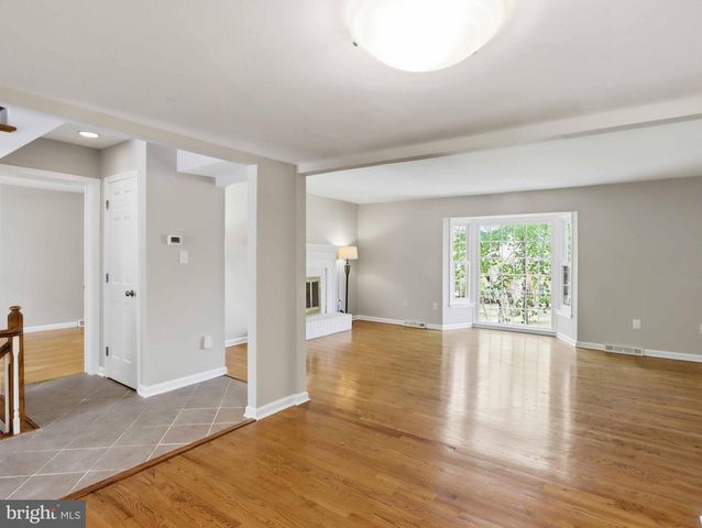 1654 ALBERMARLE DR, Crofton, MD 21114