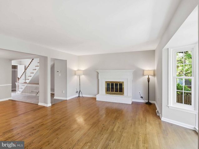 1654 ALBERMARLE DR, Crofton, MD 21114