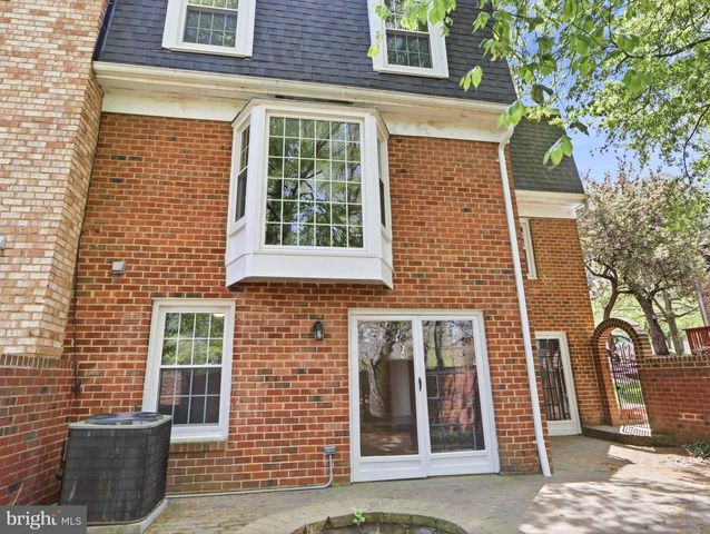 1654 ALBERMARLE DR, Crofton, MD 21114