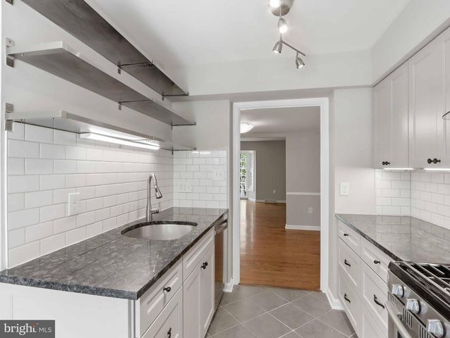 1654 ALBERMARLE DR, Crofton, MD 21114