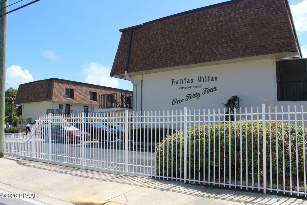 144 S Halifax Ave Apt 82, Daytona Beach, FL 32118