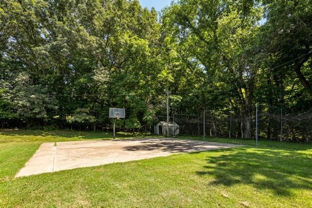 643 Cornwall Rd, Clarksville, TN 37043