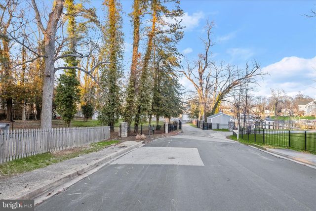 854 IMPERIAL RD, Arnold, MD 21012