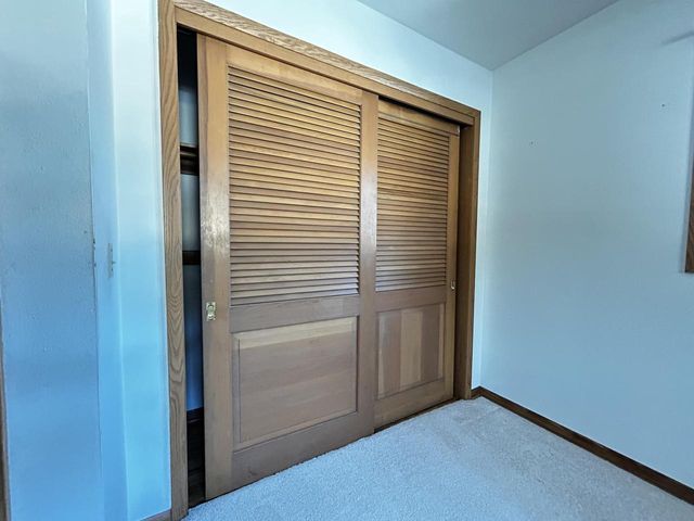 239 Meriburr LANE, Wind Point, WI 53402