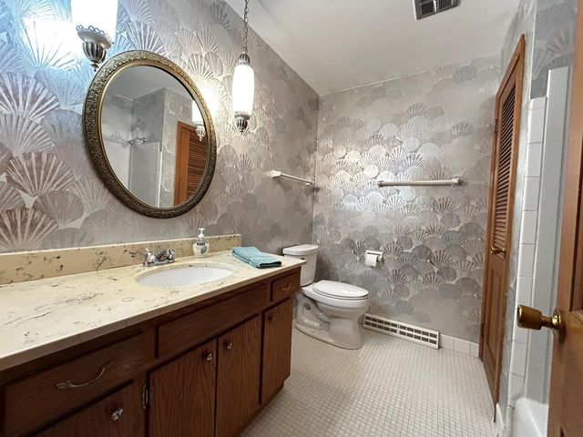 239 Meriburr LANE, Wind Point, WI 53402