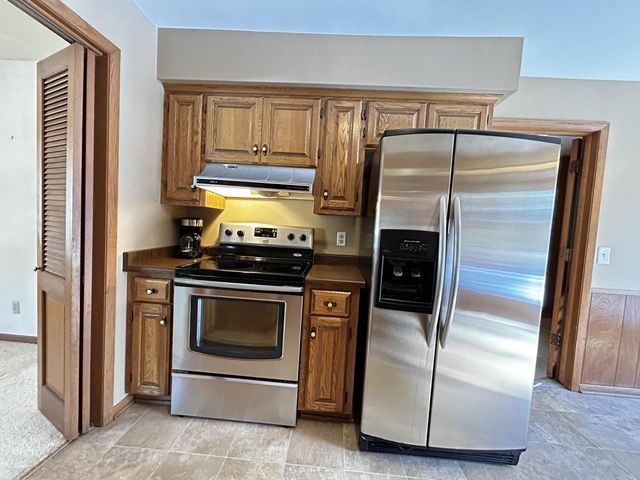 239 Meriburr LANE, Wind Point, WI 53402