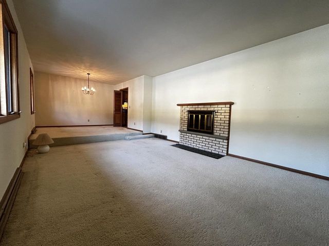 239 Meriburr LANE, Wind Point, WI 53402