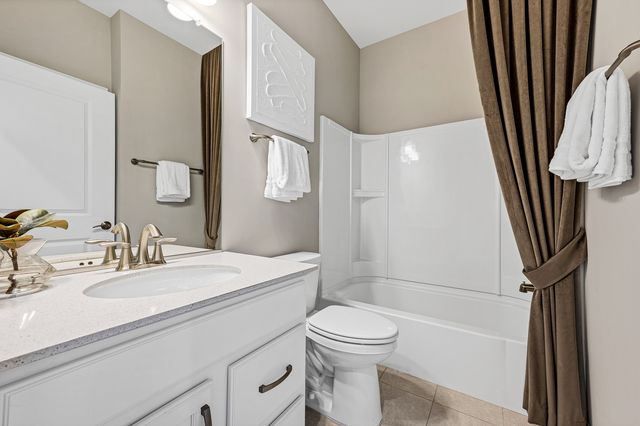 12560 Derry Drive, Lemont, IL 60439
