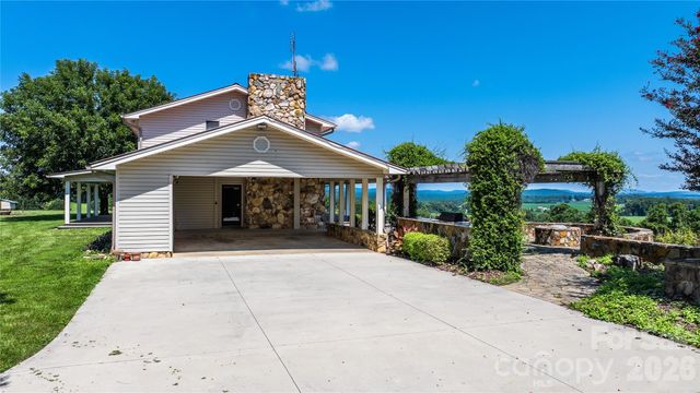 6350 Roscoe Road, Denton, NC 27239