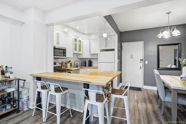 50 Barker Street 233, Mount Kisco, NY 10549